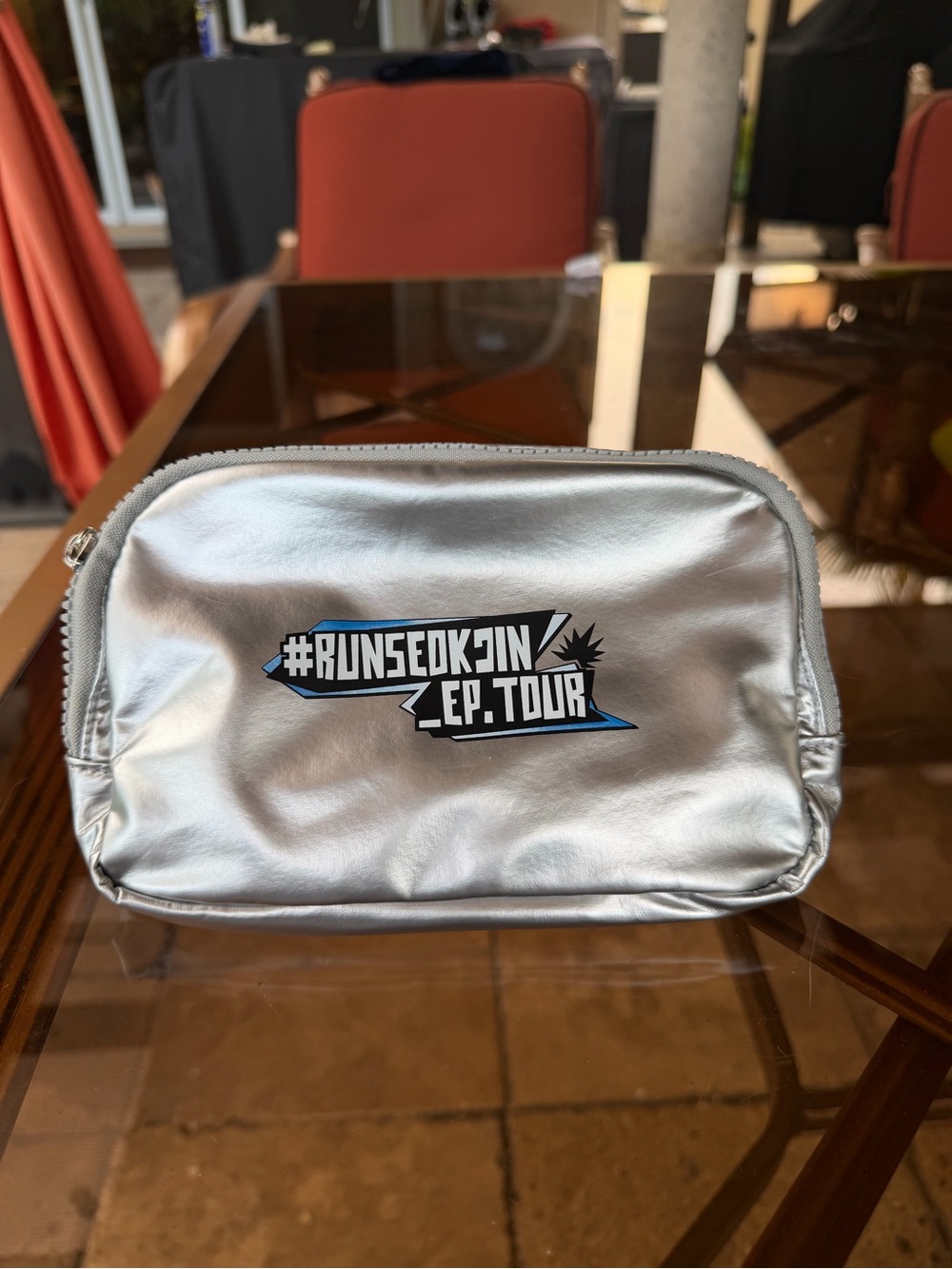 Metallic Silver Mini Pouch with #RUNSEOKJIN EP. TOUR VIP Concert Gift
